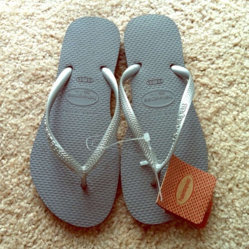 NWT Gray and Silver Havaianas Sandals